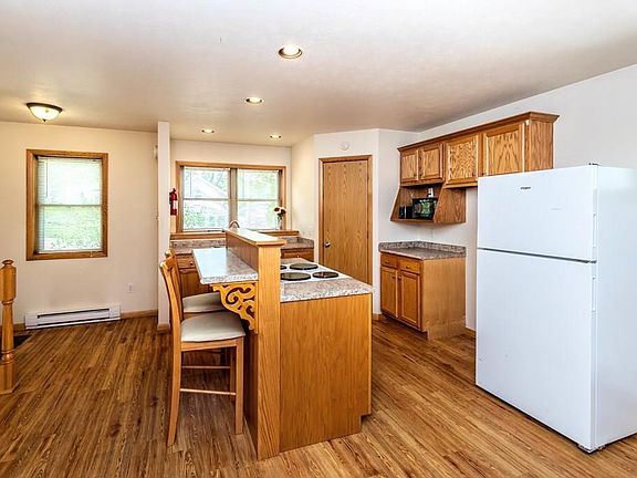 4th image of 107 Walnut St