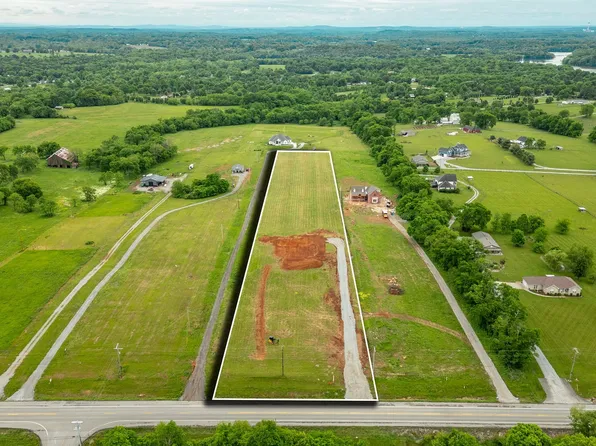 2684 Hartsville Pike, Castalian Springs, TN 37031
