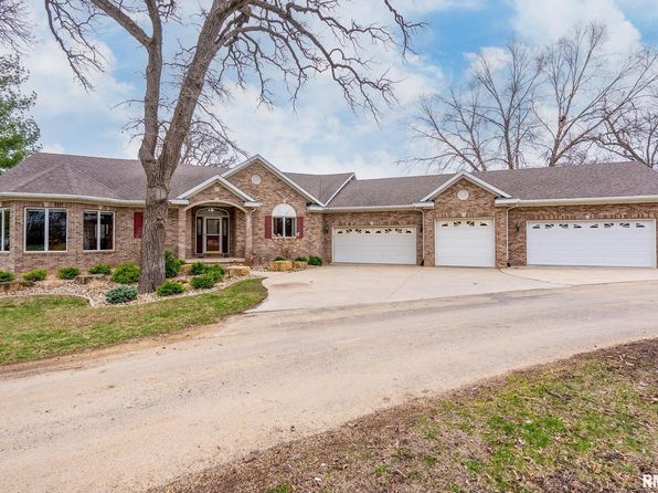 2626 250th St, De Witt, IA 52742