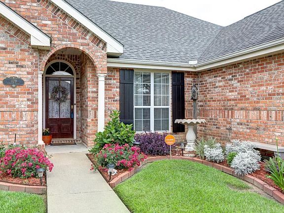 4th image of 129 Cornish Pl