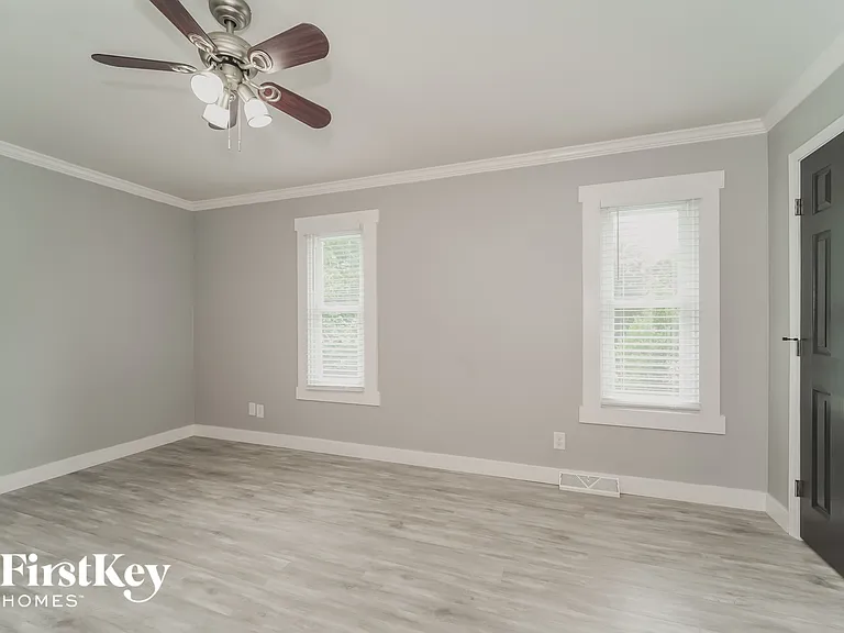 4039 Seaforth Dr — Photo 9