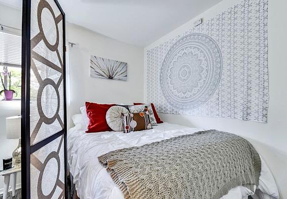 5th image of 2412 Richcreek Rd #205