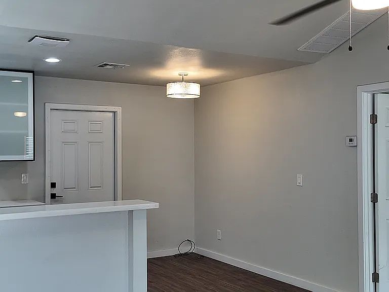 1st image of 4229 N 17th St APT 7