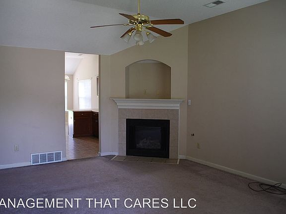 3rd image of 5679 Sycamore Woods Dr
