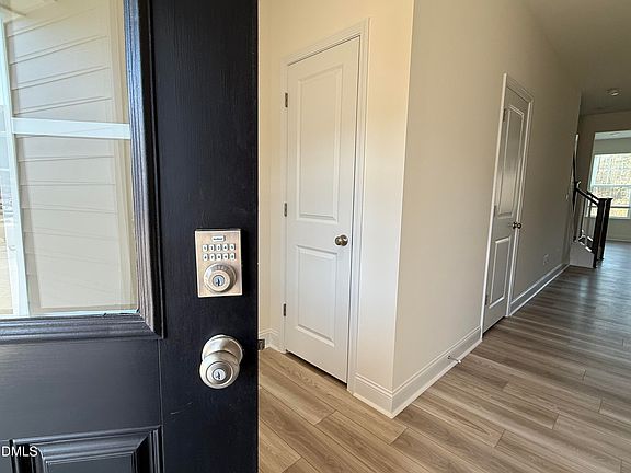 3rd image of 935 Kensley Grove Ln