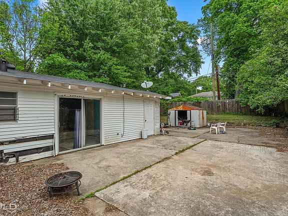 3rd image of 3514 Michigan Blvd