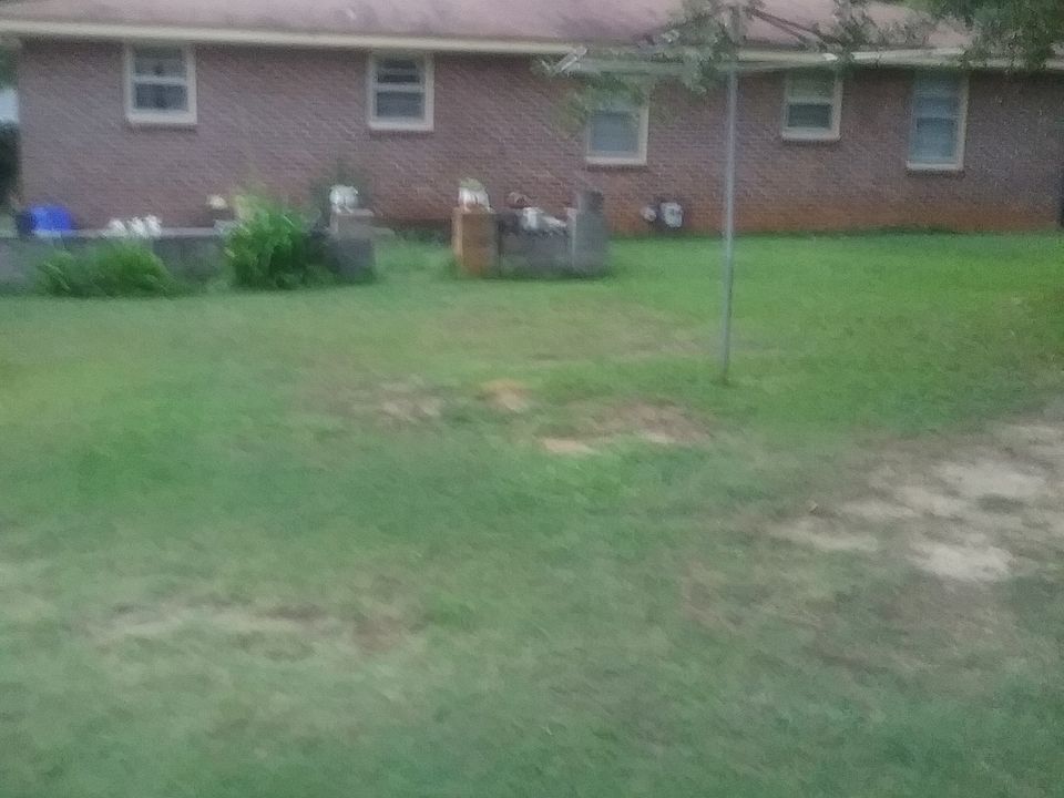 2nd image of 155 N Circle Dr