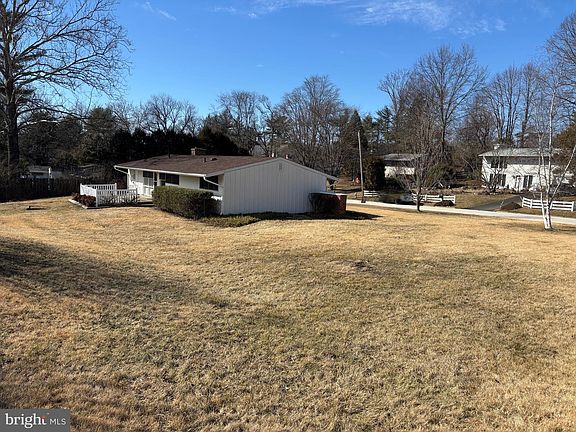 3rd image of 6318 Fairfield Dr