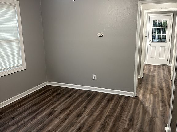 3rd image of 464 Glankler St