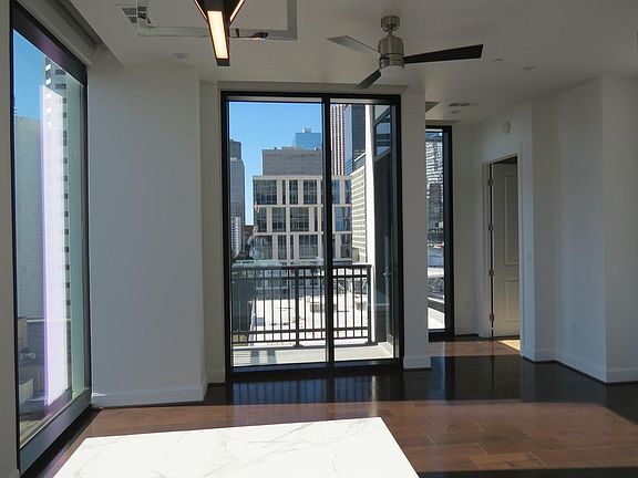 5th image of 1211 Caroline St Unit 1005