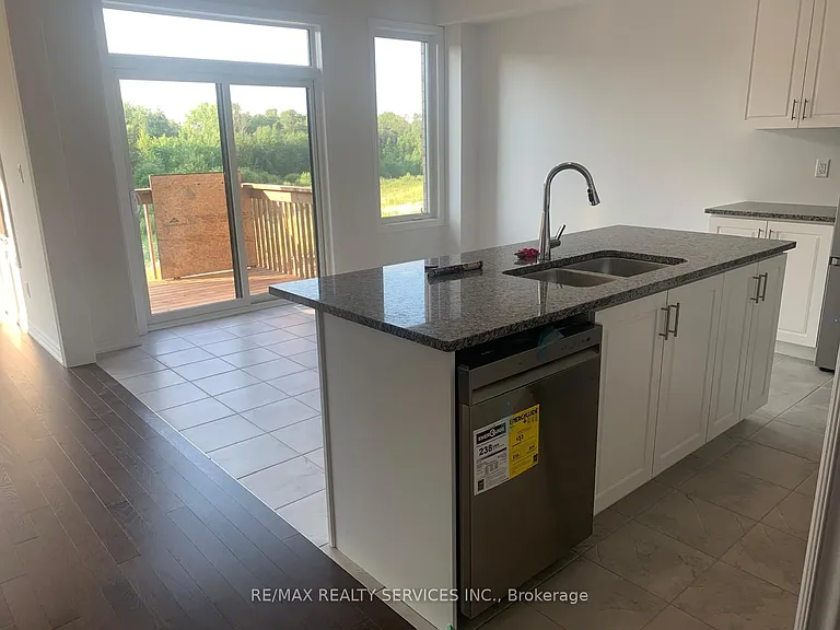 136 Thicketwood Ave — Photo 15