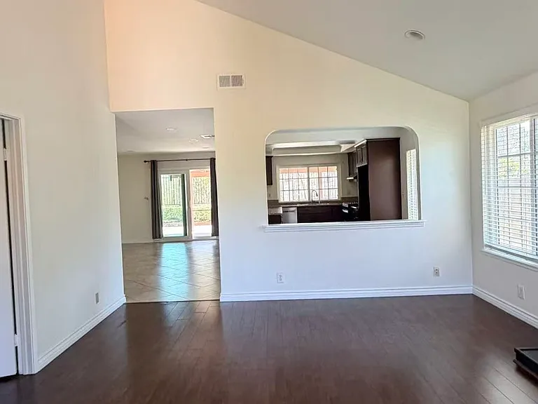 1426 Rodney Rd — Photo 3