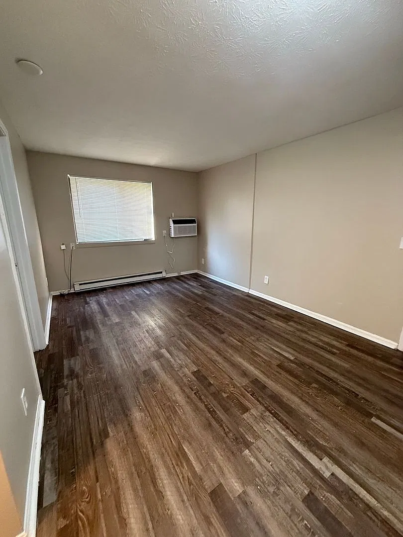 5827 Monfort Hills Ave. — Photo 1