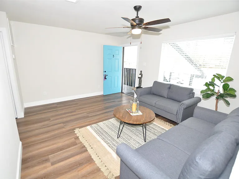 2655 Fountain View St #3 — Photo 6