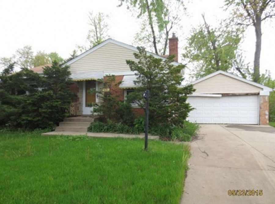 1st image of 601 N Roberta Ave