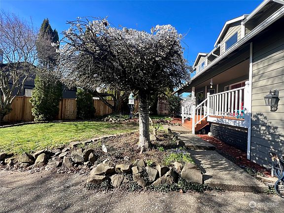 2nd image of 11812 SE 204th Street