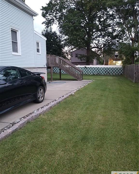 2nd image of 320 Summit Ave