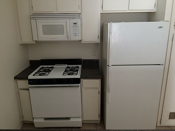 2nd image of 617 N St Andrews Pl APT 4