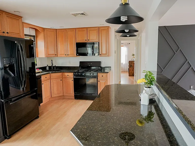 7 Hathorn St — Photo 8