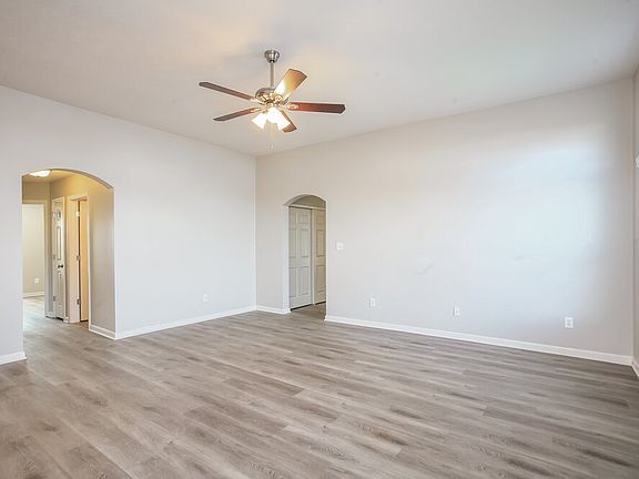 4th image of 5636 W Woodhaven Dr