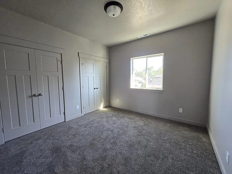 3813 S Ogden Ave — Photo 8