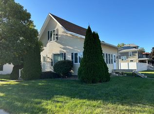 219 E Monroe St, Mt Pleasant, IA 52641