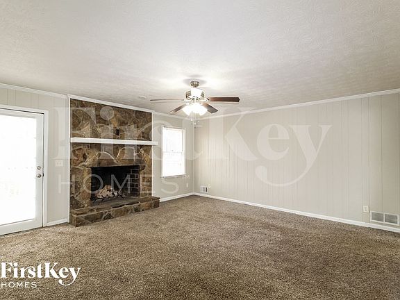 3rd image of 2411 Ivy Way