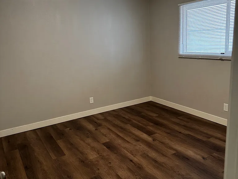 923-923 SW Holden St #6 — Photo 5