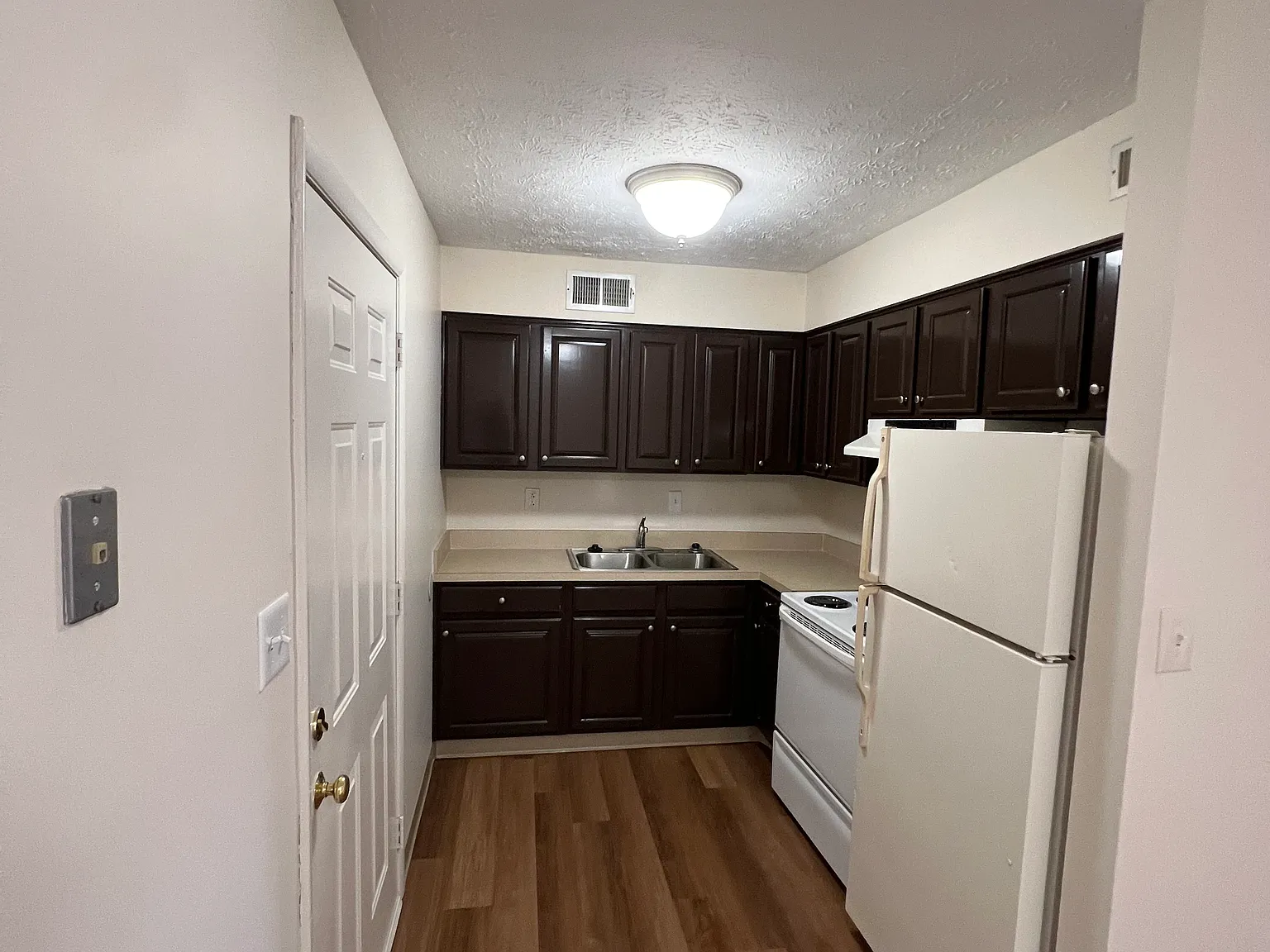 Mapleview Terrace Apartments — Photo 4