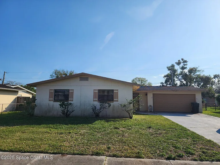 2745 Starlight Dr — Photo 1