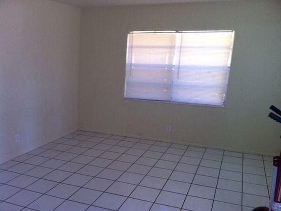 5th image of 1433 NW 8th Ave