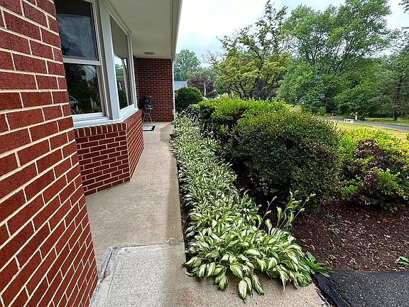 4th image of 6129 Rolling View Dr