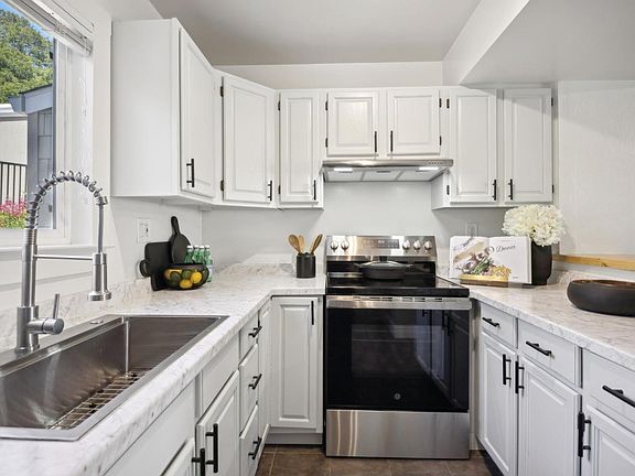 5th image of 1259 Royal Oak Terrace #A