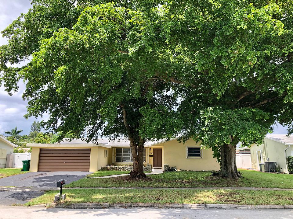 1st image of 6465 Royal Palm Blvd