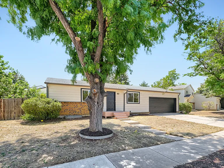 17042 E Wagontrail Pkwy — Photo 2