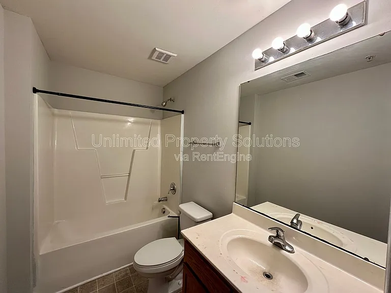370 S Kerr Ave #101 — Photo 9