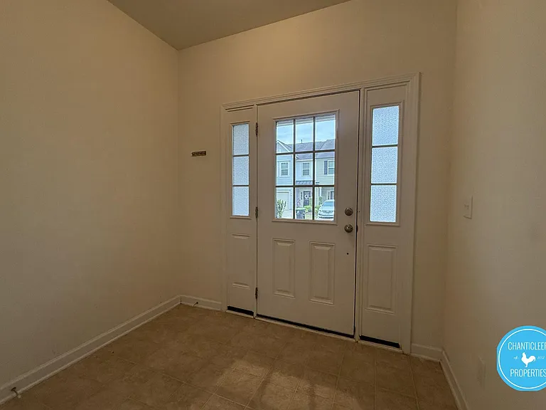 49 E Grove Point Dr — Photo 8