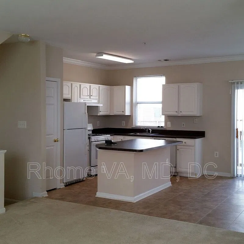 2 bed, 2.0 bath, 1195 sqft, $2,500 — Photo 1