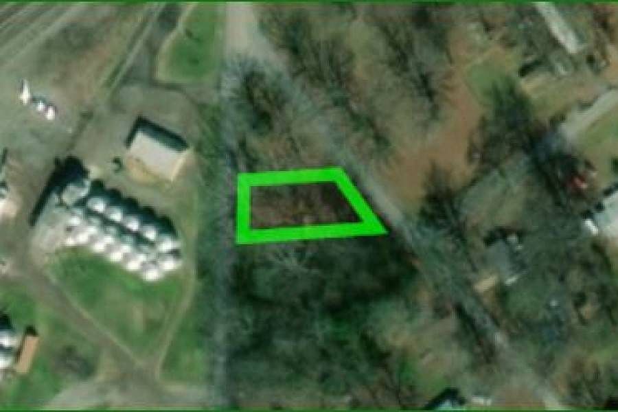 2nd image of S Hickory St