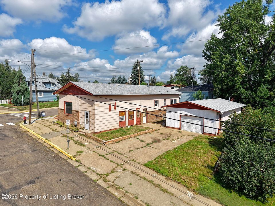 1st image of 302 6th Ave E