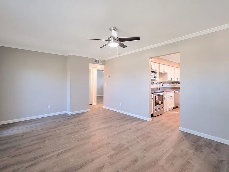 515 E Dunbar Dr — Photo 6