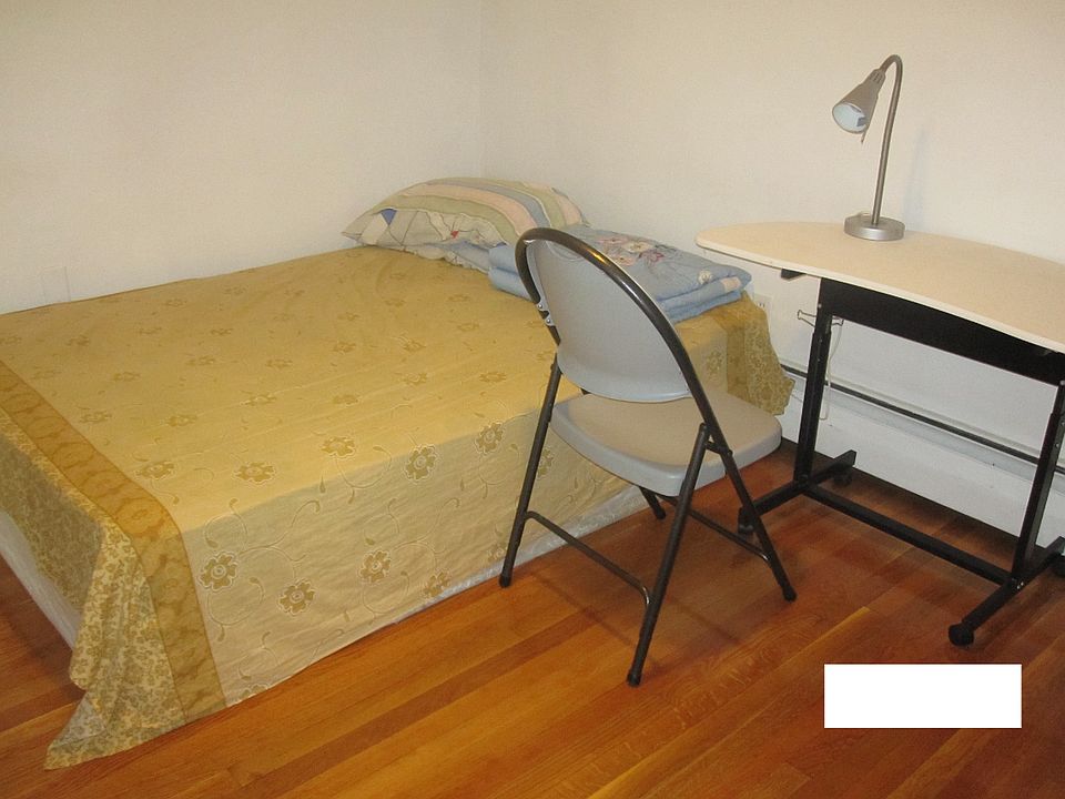2nd image of 12 Commonwealth Ct APT 12
