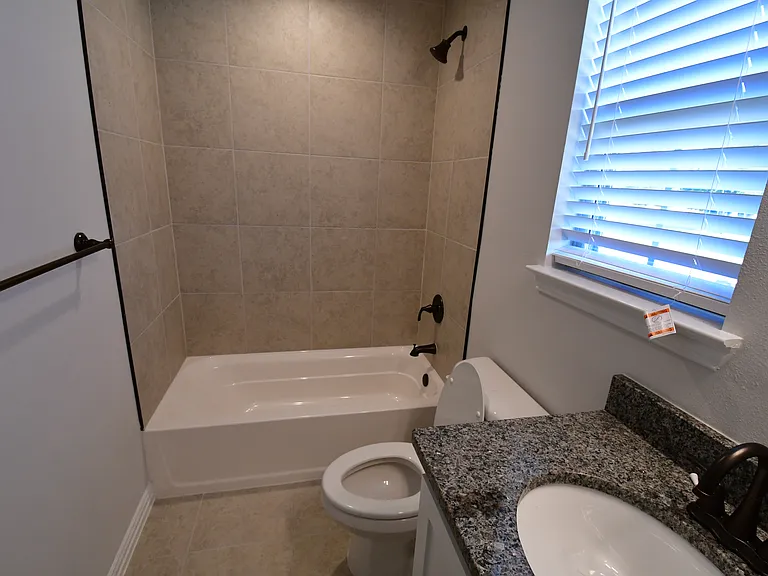 237 W Forest Ave — Photo 9