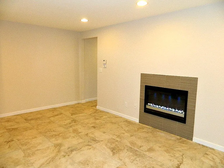 1402 Crown Point Ct — Photo 7