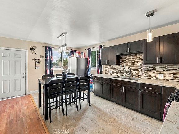 5th image of 215 E 76th Pl