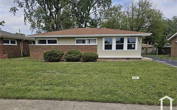 1st image of 3014 W 163rd St