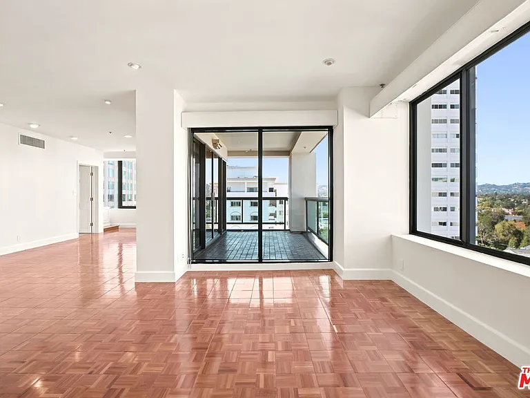 10724 Wilshire Blvd #1104 — Photo 3
