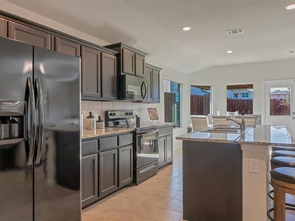 4th image of 8408 Comanche Springs Dr
