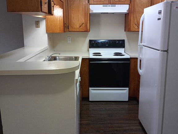 3rd image of 1209 Wales Dr #A-d