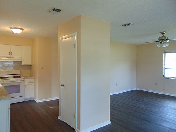 3rd image of 700 Nuzum St
